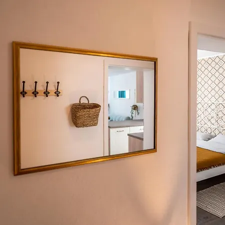 Daisy Apartment1